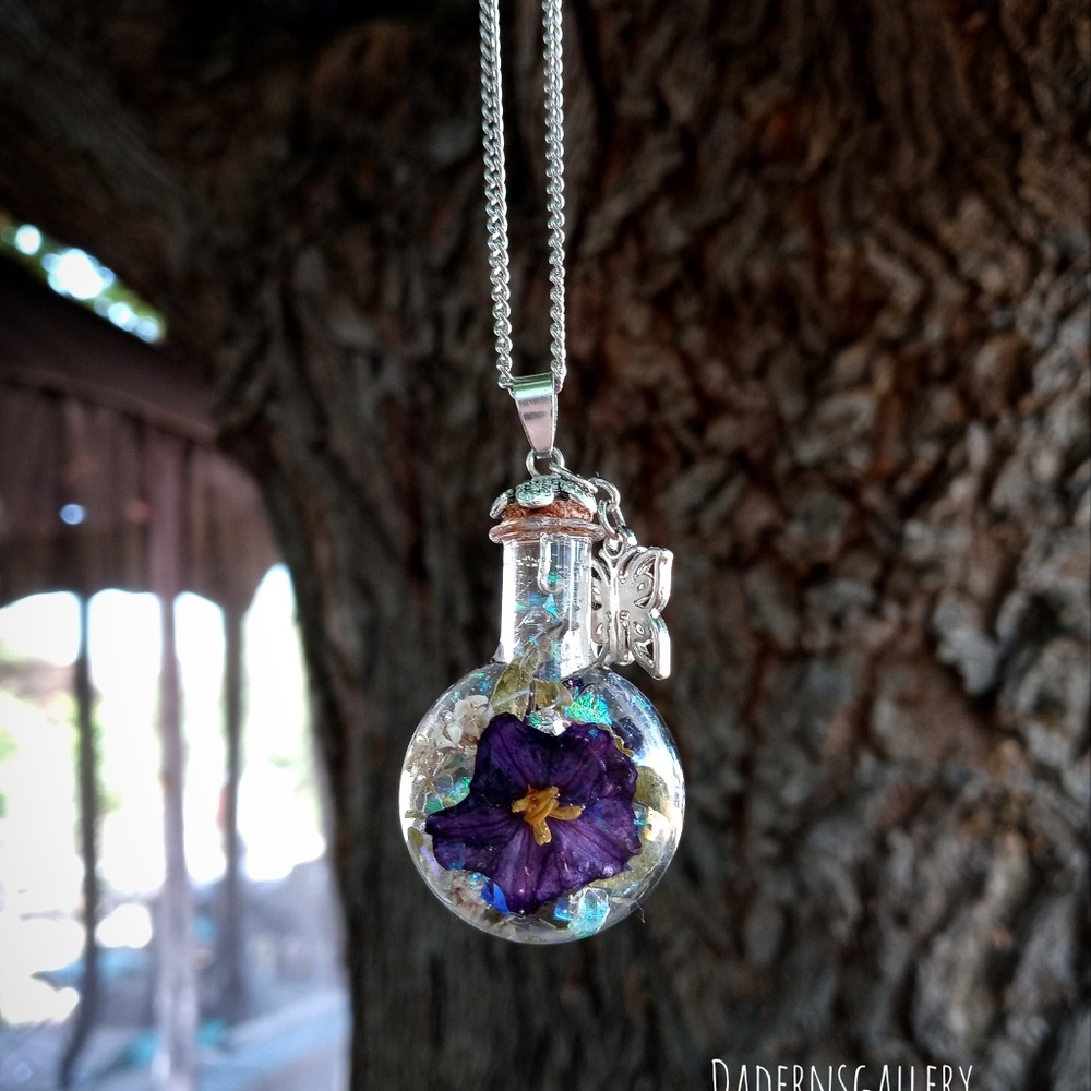Not for sale‼️Handmade terrarium necklace dried flower capsuled in a bottle - Picture 7 of 11